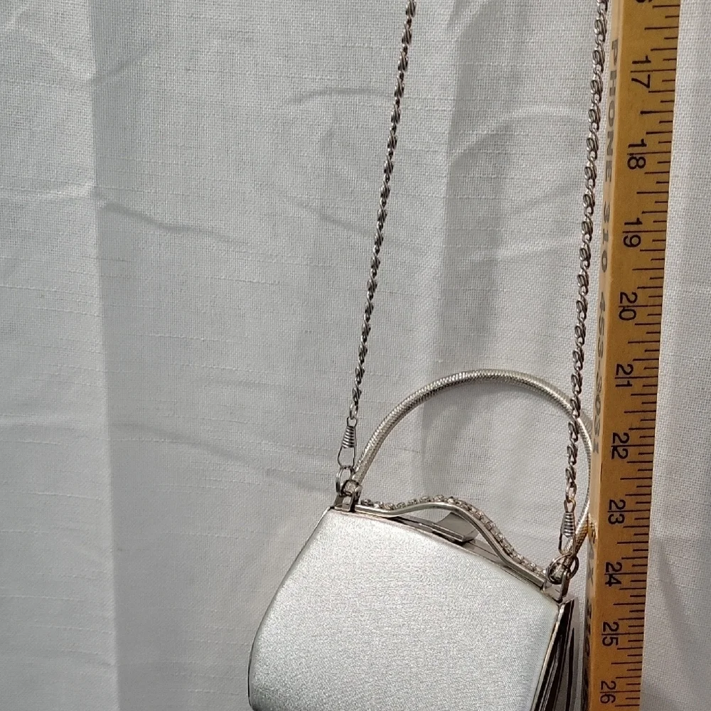 unbranded this elegant